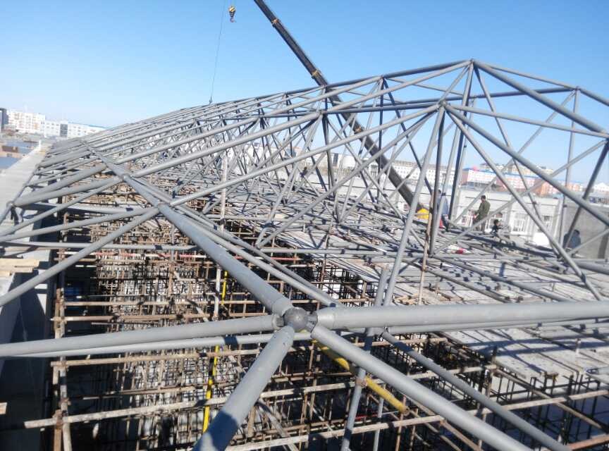 锡林格勒盟商贸城屋顶网架工程